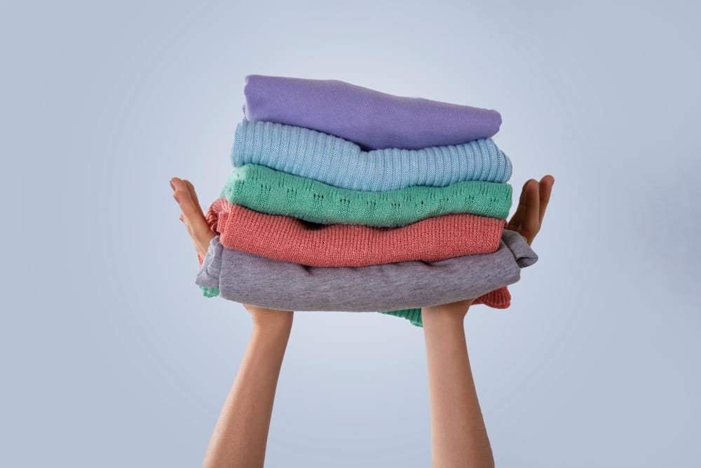 Como desamassar as roupas de algodão? 4 roupas
